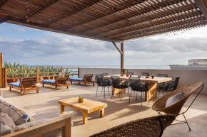 Enchanting 4 Bedroom PH, Steps from the Beach